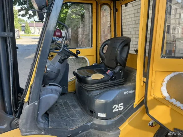 Komatsu FD25C-17 фото 8